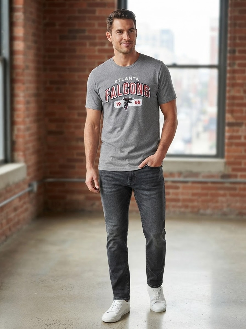 NWT NFL Atlanta Falcons Gray Distressed Logo T-Shirt Men's Size 2XL
